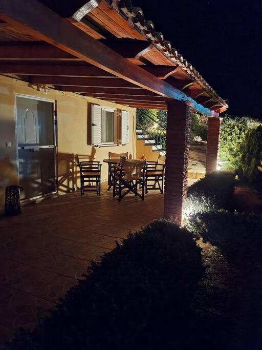Guesthouse Petrothalassa ปอร์โตเฮลี ภายนอก รูปภาพ